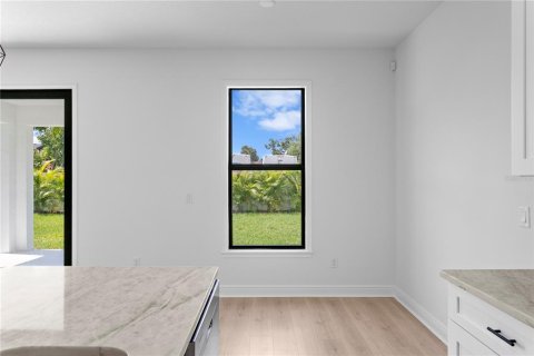 House in Tampa, Florida 4 bedrooms, 215.72 sq.m. № 1876264 - photo 6