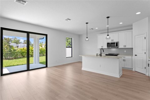 House in Tampa, Florida 4 bedrooms, 215.72 sq.m. № 1876264 - photo 4