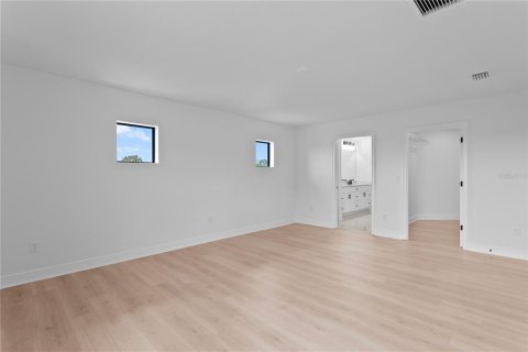 House in Tampa, Florida 4 bedrooms, 215.72 sq.m. № 1876264 - photo 20