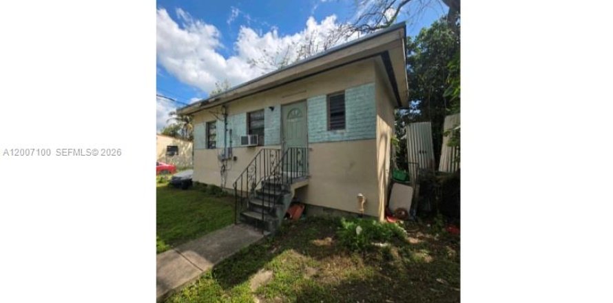 Immobilier commercial à Miami, Floride 142.79 m2 № 2170793