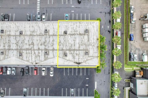 Immobilier commercial à vendre à Doral, Floride № 2257207 - photo 12
