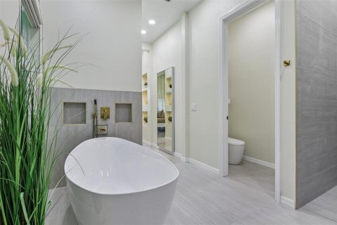 Villa ou maison à vendre à Winter Garden, Floride: 5 chambres, 361.58 m2 № 1907733 - photo 21