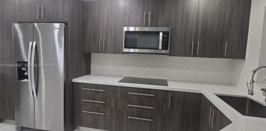 Apartamento en Hialeah, Florida 2 dormitorios, 101.82 m2 № 2045709
