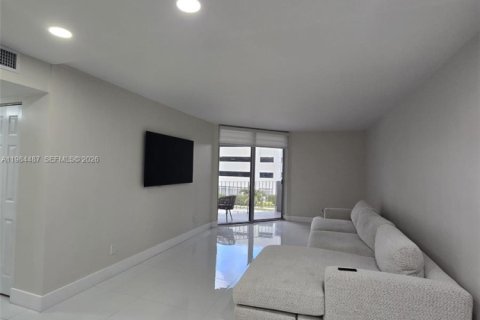 Apartamento en alquiler en Hialeah, Florida, 2 dormitorios, 101.82 m2 № 2045709 - foto 5