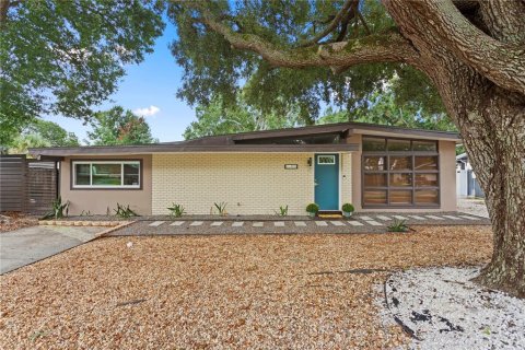 Casa en venta en Tampa, Florida, 3 dormitorios, 165.83 m2 № 1914800 - foto 1