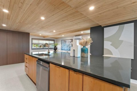 Casa en venta en Tampa, Florida, 3 dormitorios, 165.83 m2 № 1914800 - foto 16