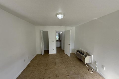 Townhouse in Davenport, Florida 1 bedroom, 73.39 sq.m. № 2266495 - photo 4