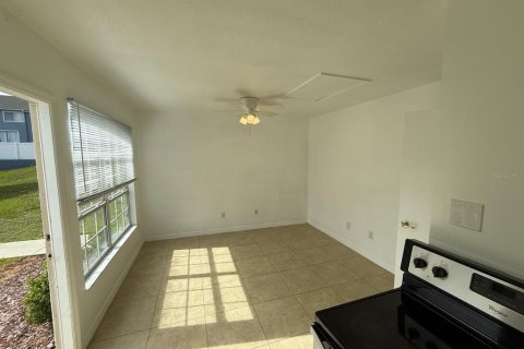 Townhouse in Davenport, Florida 1 bedroom, 73.39 sq.m. № 2266495 - photo 3