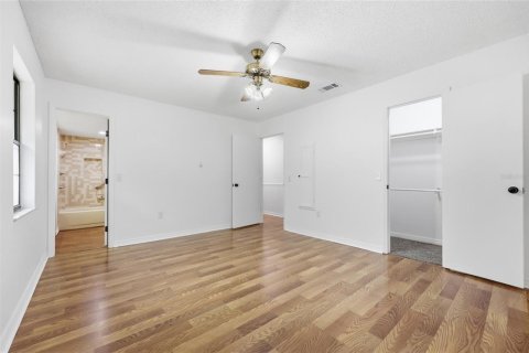 House in Lake Butler, Florida 3 bedrooms, 271.37 sq.m. № 2156177 - photo 14