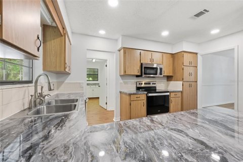 House in Lake Butler, Florida 3 bedrooms, 271.37 sq.m. № 2156177 - photo 10