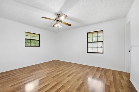 House in Lake Butler, Florida 3 bedrooms, 271.37 sq.m. № 2156177 - photo 13