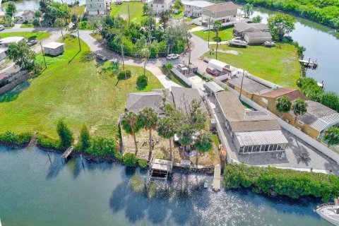 Villa ou maison à Tampa, Floride 4 chambres, 162.76 m2 № 2197660