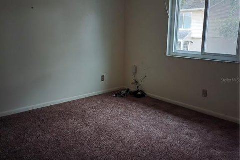 Condo in Zephyrhills, Florida, 2 bedrooms  № 1544639 - photo 11