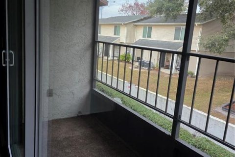 Condo in Zephyrhills, Florida, 2 bedrooms  № 1544639 - photo 13