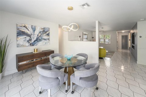 Casa en venta en Saint Petersburg, Florida, 2 dormitorios, 143.07 m2 № 1910879 - foto 9