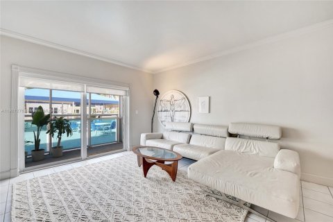 Condominio en venta en Hollywood, Florida, 1 dormitorio, 89.19 m2 № 1974155 - foto 1