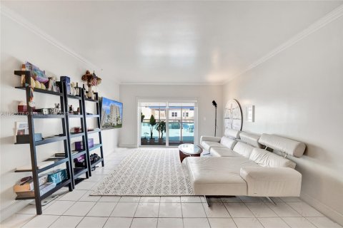 Condominio en venta en Hollywood, Florida, 1 dormitorio, 89.19 m2 № 1974155 - foto 10