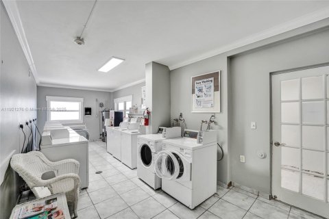 Condominio en venta en Hollywood, Florida, 1 dormitorio, 89.19 m2 № 1974155 - foto 28