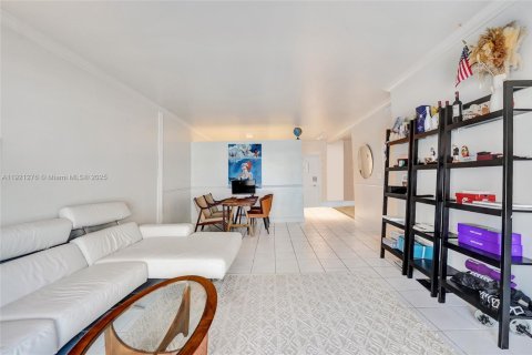 Condominio en venta en Hollywood, Florida, 1 dormitorio, 89.19 m2 № 1974155 - foto 12