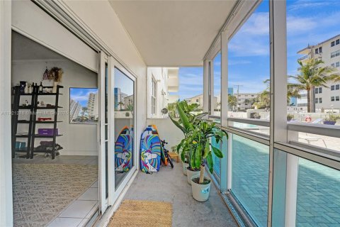 Condominio en venta en Hollywood, Florida, 1 dormitorio, 89.19 m2 № 1974155 - foto 25