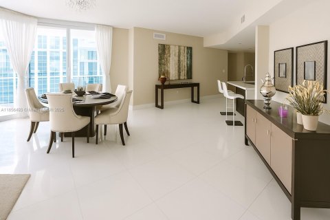 Condominio en venta en Sunny Isles Beach, Florida, 3 dormitorios, 138.61 m2 № 1962920 - foto 5