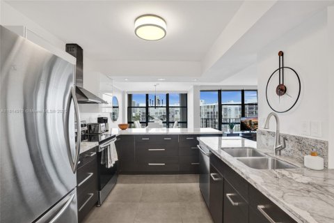Condo in Hallandale Beach, Florida, 2 bedrooms  № 1766543 - photo 11