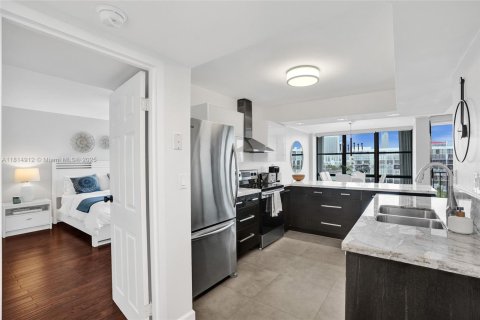 Condo in Hallandale Beach, Florida, 2 bedrooms  № 1766543 - photo 10