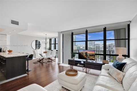 Condo in Hallandale Beach, Florida, 2 bedrooms  № 1766543 - photo 30