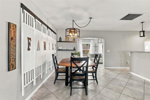 Villa ou maison à vendre à Deltona, Floride: 3 chambres, 111.85 m2 № 2396402 - photo 18