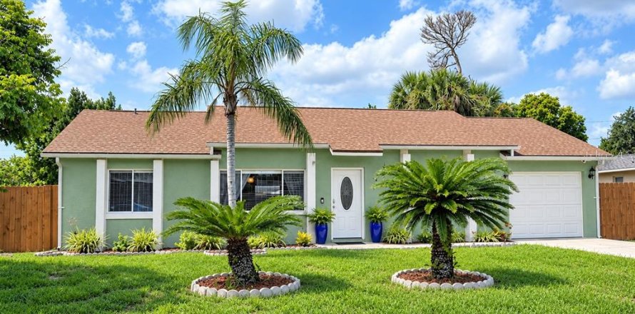 Villa ou maison à Deltona, Floride 3 chambres, 111.85 m2 № 2396402