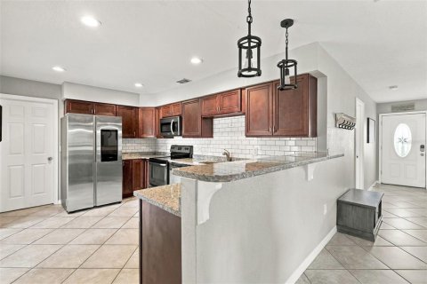 Villa ou maison à vendre à Deltona, Floride: 3 chambres, 111.85 m2 № 2396402 - photo 10
