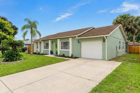 Villa ou maison à vendre à Deltona, Floride: 3 chambres, 111.85 m2 № 2396402 - photo 3