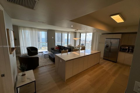 Condo in Hallandale Beach, Florida, 3 bedrooms № 1974098 - photo 3