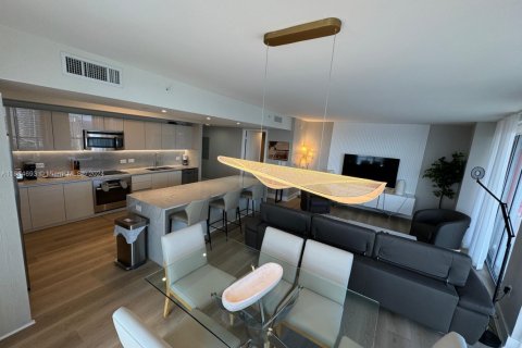 Condo in Hallandale Beach, Florida, 3 bedrooms № 1974098 - photo 5