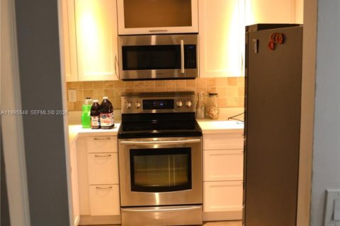 Adosado en alquiler en Doral, Florida, 2 dormitorios, 129.32 m2 № 2063650 - foto 7