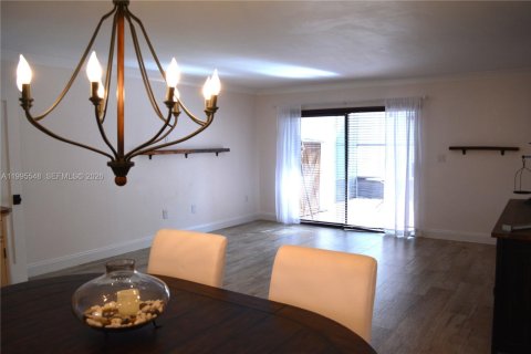 Adosado en alquiler en Doral, Florida, 2 dormitorios, 129.32 m2 № 2063650 - foto 13