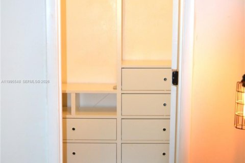 Adosado en alquiler en Doral, Florida, 2 dormitorios, 129.32 m2 № 2063650 - foto 17