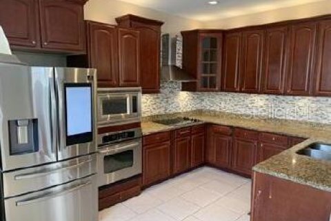Casa en alquiler en Orlando, Florida, 3 dormitorios, 221.2 m2 № 1903283 - foto 5