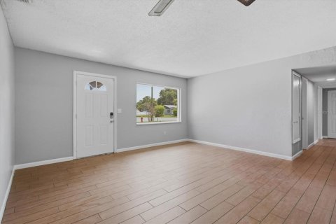 Villa ou maison à vendre à Apopka, Floride: 3 chambres, 146.04 m2 № 2339087 - photo 2