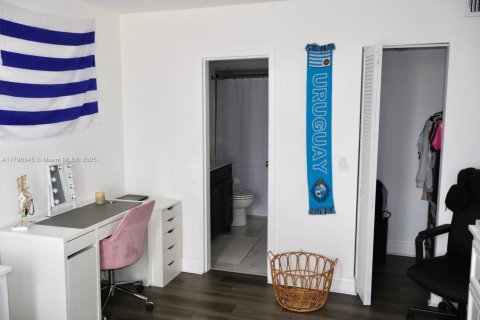 Condominio en venta en North Miami, Florida, 2 dormitorios, 97.55 m2 № 1709172 - foto 10