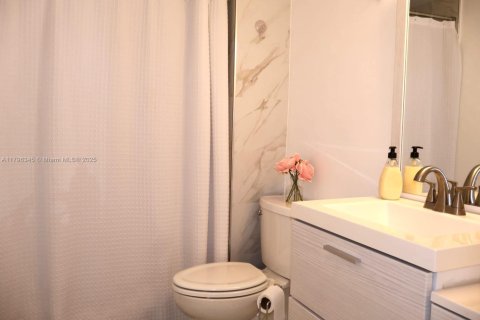 Condominio en venta en North Miami, Florida, 2 dormitorios, 97.55 m2 № 1709172 - foto 8