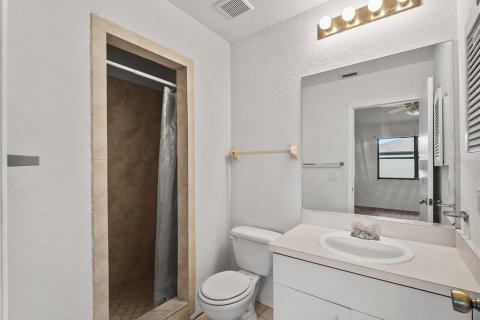 Condo in Punta Gorda, Florida, 2 bedrooms № 2228398 - photo 14