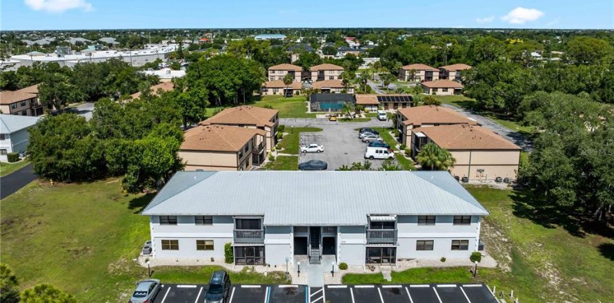 Condo in Punta Gorda, Florida, 2 bedrooms № 2228398