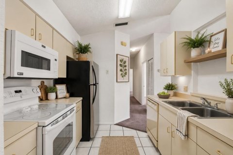 Condo in Punta Gorda, Florida, 2 bedrooms № 2228398 - photo 6