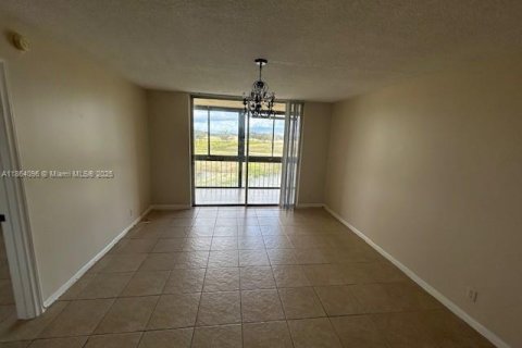Condominio en alquiler en Sunrise, Florida, 2 dormitorios, 107.95 m2 № 1891270 - foto 10