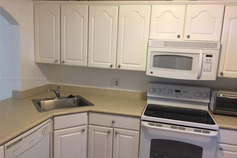 Condominio en alquiler en Sunrise, Florida, 2 dormitorios, 107.95 m2 № 1891270 - foto 1