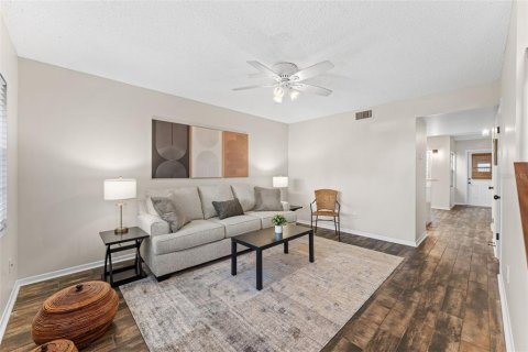 Adosado en venta en New Smyrna Beach, Florida, 2 dormitorios, 101.26 m2 № 2215546 - foto 4