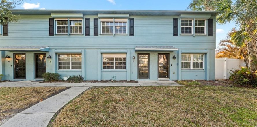 Adosado en New Smyrna Beach, Florida 2 dormitorios, 101.26 m2 № 2215546