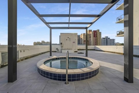 Купить кондоминиум в Майами, Флорида 2 спальни, 88.63м2, № 1994648 - фото 30