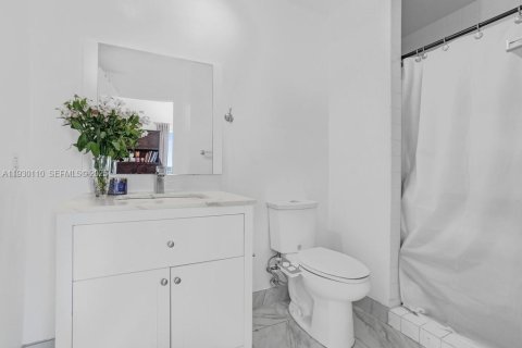 Купить кондоминиум в Майами, Флорида 2 спальни, 88.63м2, № 1994648 - фото 17